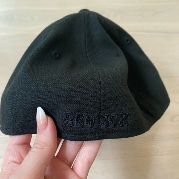 Boston Red Sox Hat - Picture 2 of 4